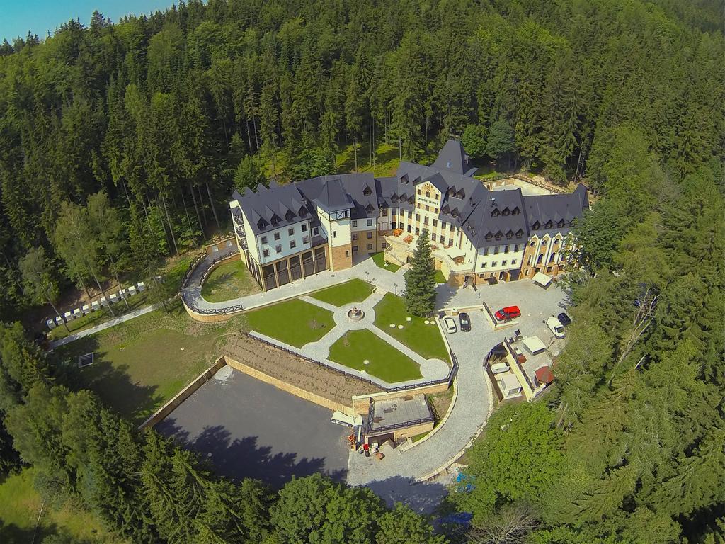 Zamek Luzec Spa & Wellness Resort Κάρλοβι Βάρι Εξωτερικό φωτογραφία